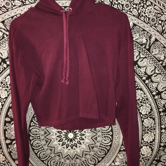 H&M Tops - burgundy/maroon colored cropped sweatshirt